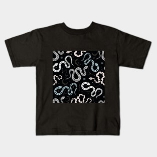 Wriggling snakes pattern Kids T-Shirt